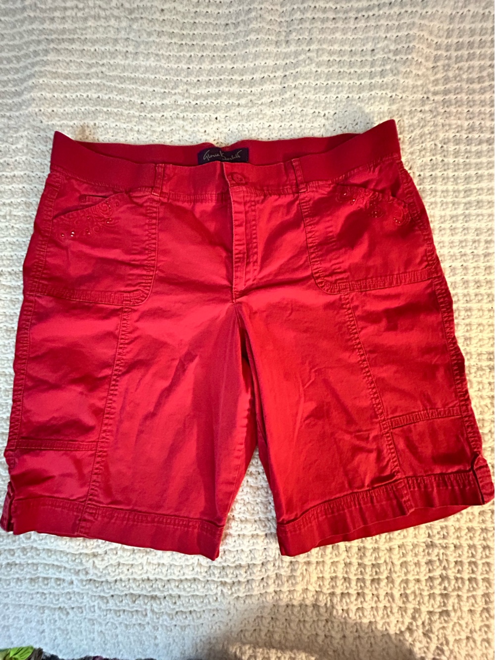 Gloria Vanderbilt Y2K Red Women's Bermuda Shorts with embroidered pockets